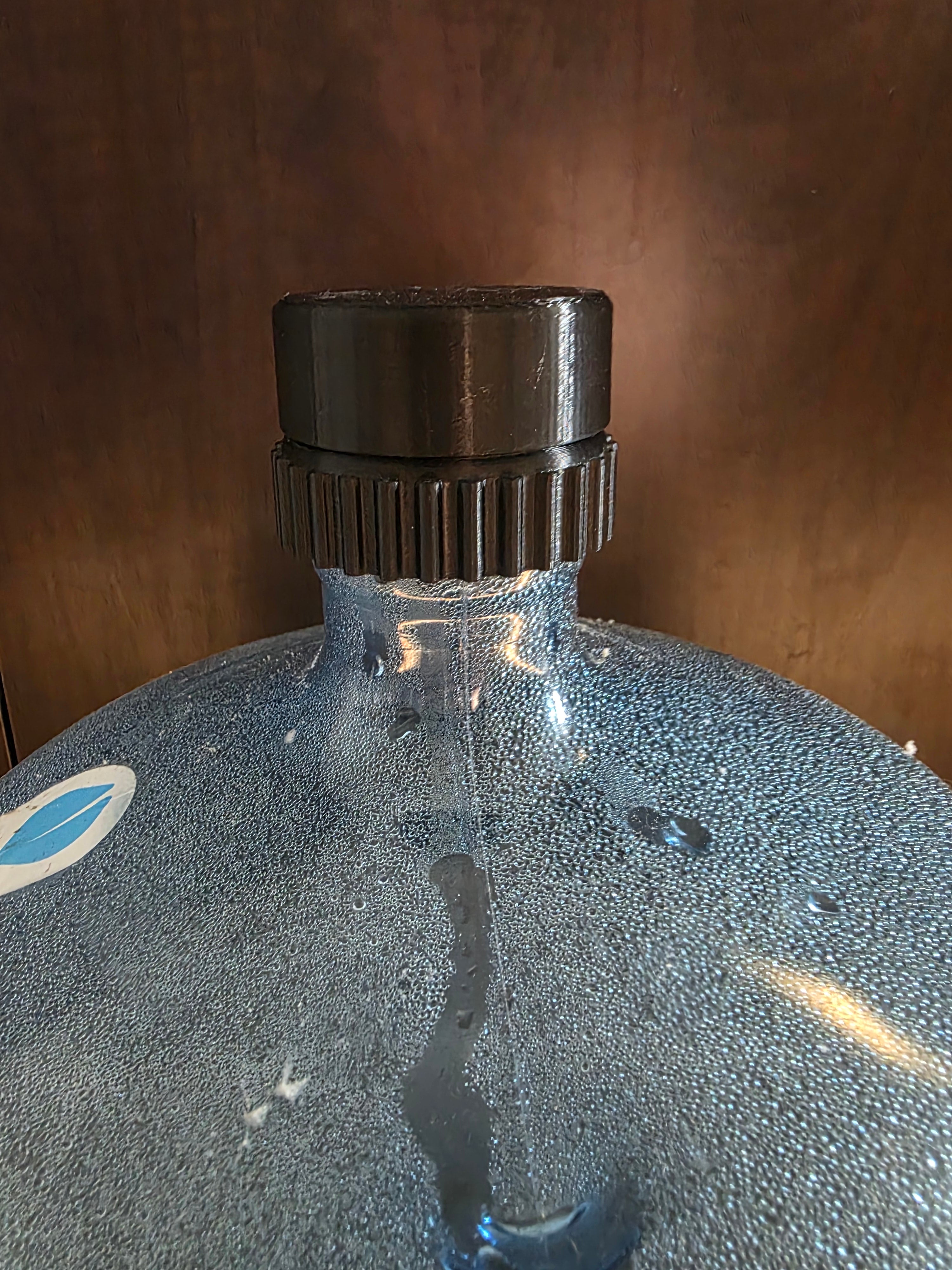Reusable Water bottle caps with food grade silicone insert